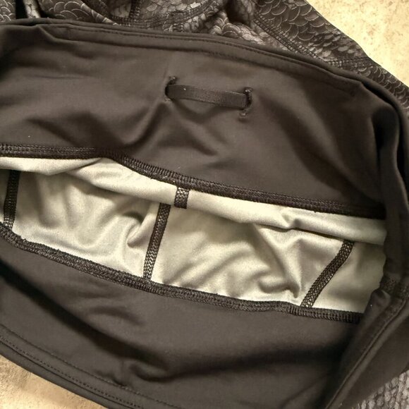 Lululemon RUN: Inspire Crop II *All Full-On Luxtreme, Sequin Snake, 21", Size 6 - Picture 10 of 15